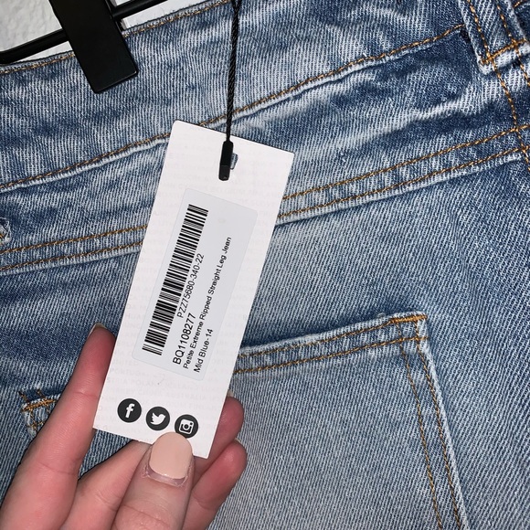 Jeans - Picture 3 of 4